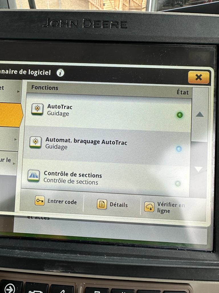 John Deere 6215R N° 1L06215RHNR142005