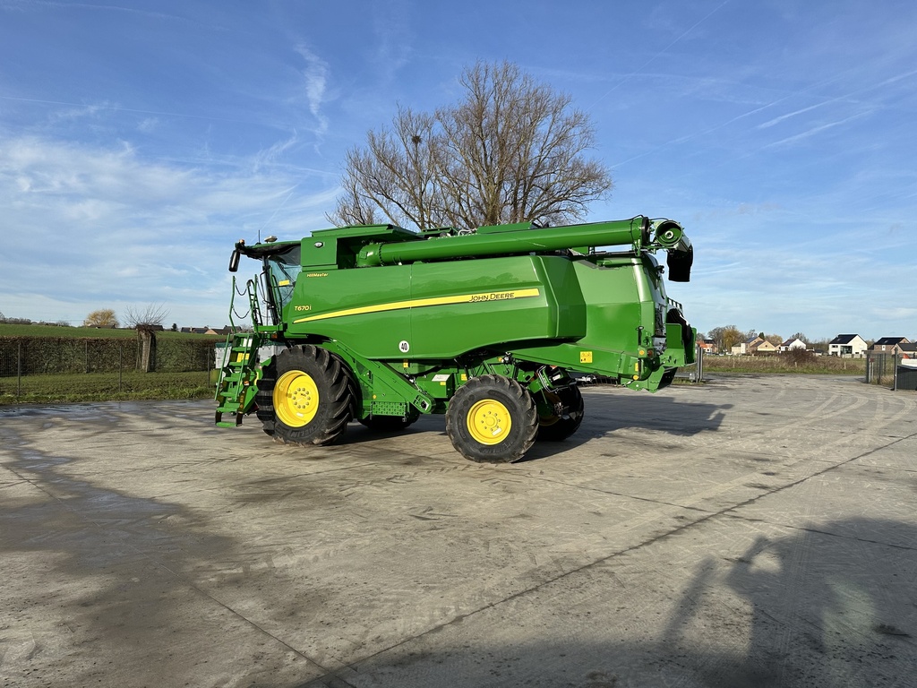 JOHN DEERE T670i HM N°1Z0T670BCNU135309