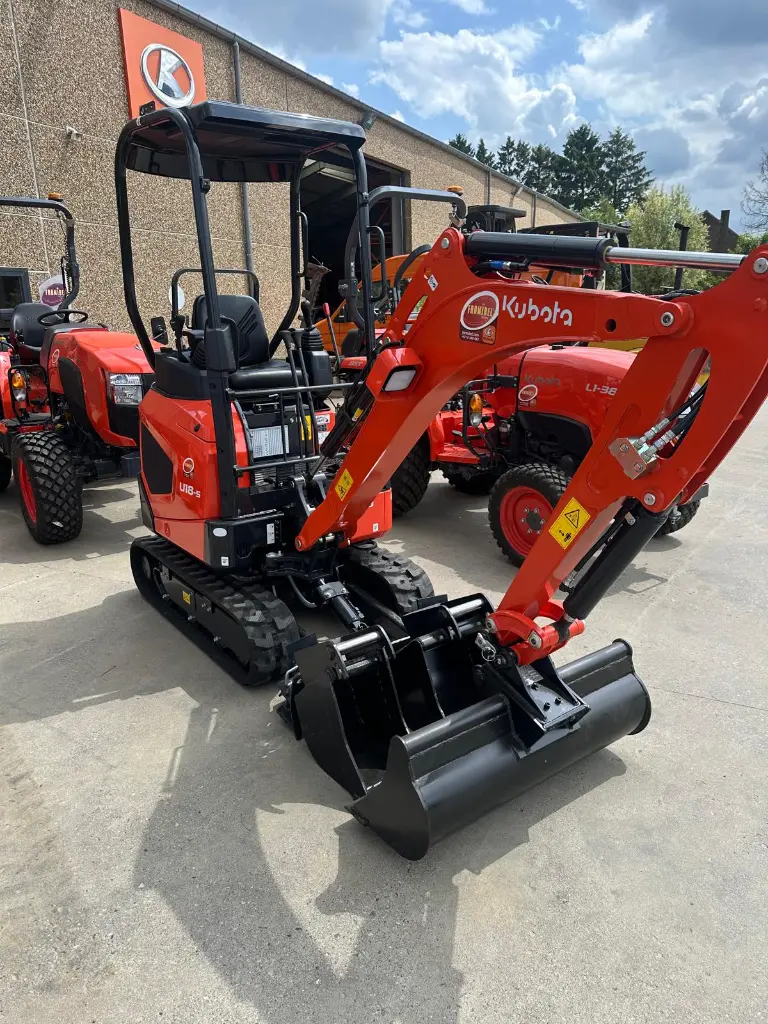 Mini-pelle U18-5 N°KBCAZ26BAS3E21590