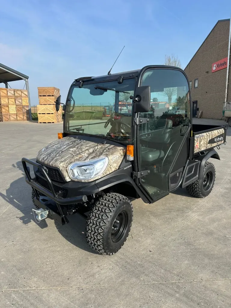 [AR01717] Kubota RTV X1110 Camouflage Cabine
