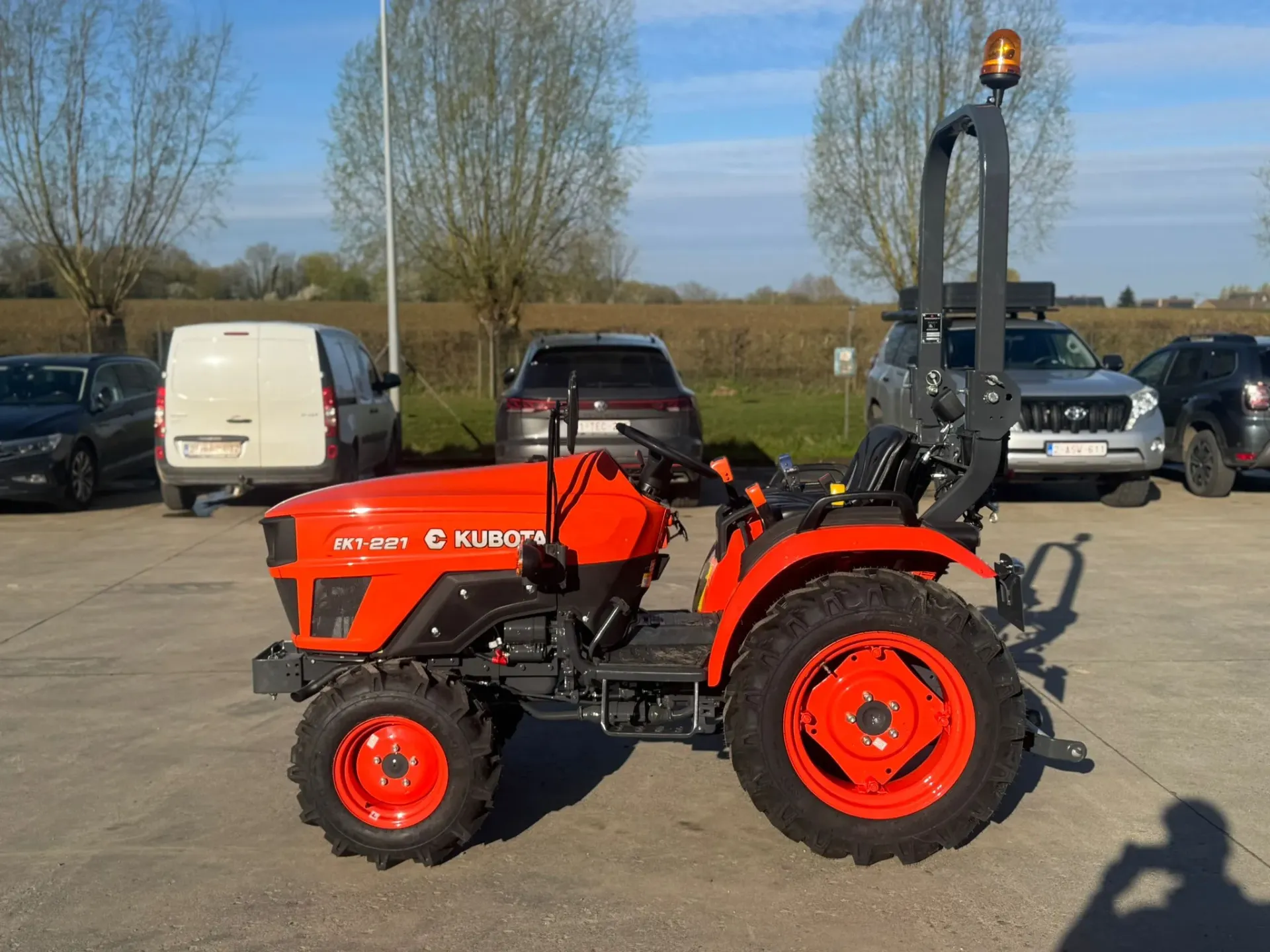 [AR01721] Kubota EK1-221