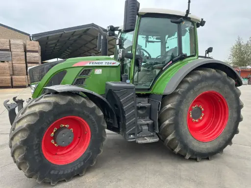[AR01677] Fendt 724 Profi+ N°743214393