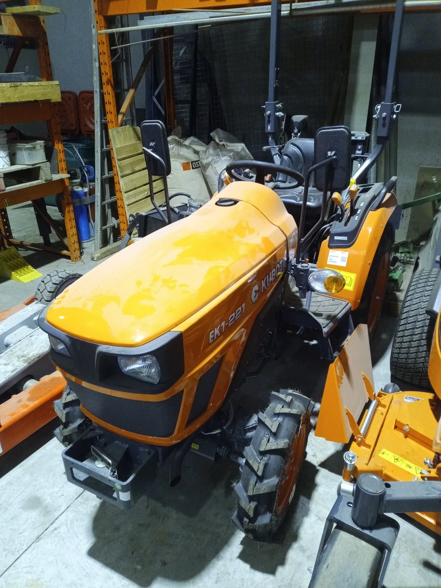 [AR01747] Kubota EK1-221 DT